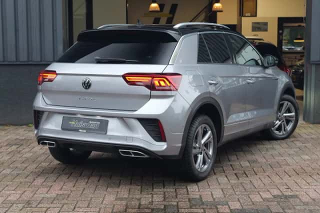 Volkswagen T-Roc (2022) thumbnail 3