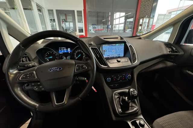 Ford C-Max (2015) thumbnail 3