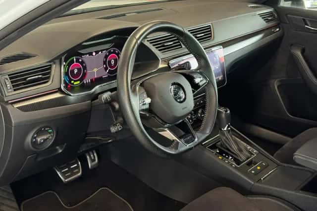 Škoda Superb (2021) thumbnail 3