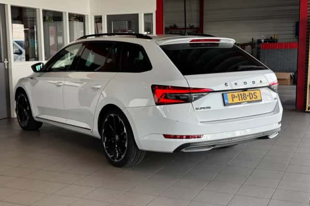 Škoda Superb (2021) thumbnail 6