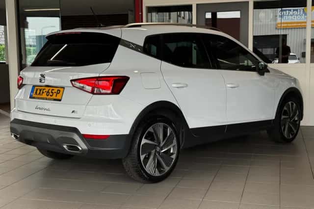 SEAT Arona (2024) thumbnail 2