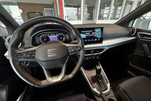 SEAT Arona (2024) thumbnail 3