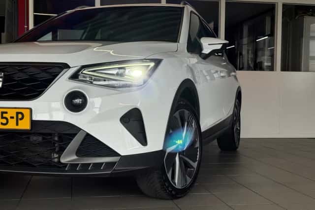SEAT Arona (2024) thumbnail 5