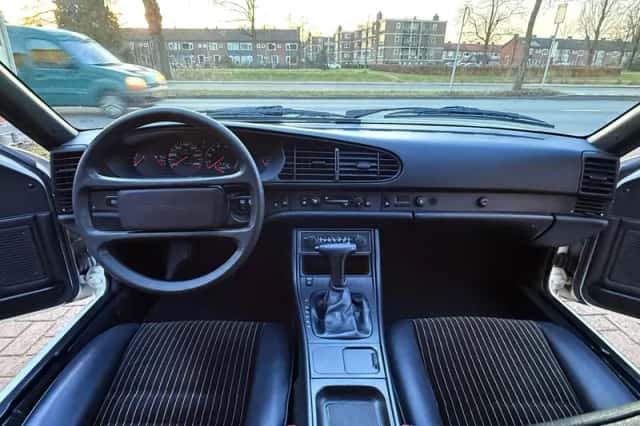 Porsche 944 (1986) thumbnail 2