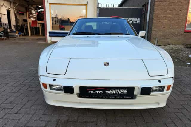 Porsche 944 (1986) thumbnail 3