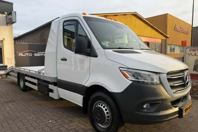 Mercedes-Benz Sprinter (2020) thumbnail 1