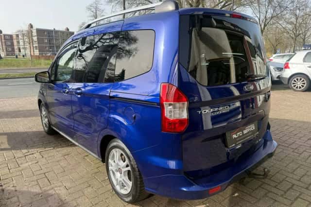 Ford Tourneo Courier (2016) thumbnail 6