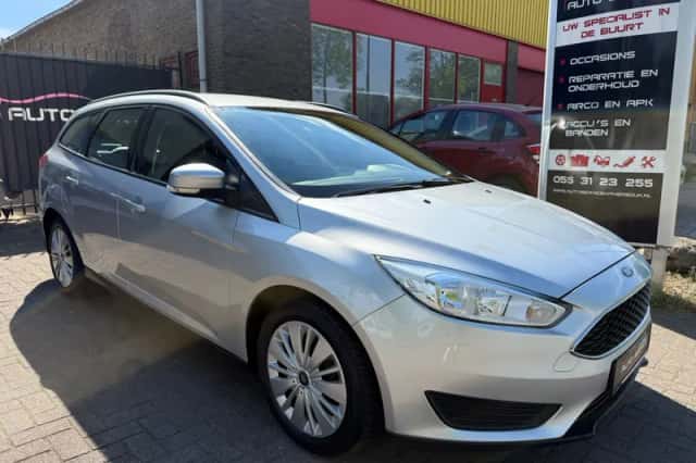 Ford Focus (2015) thumbnail 1