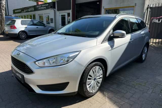Ford Focus (2015) thumbnail 4