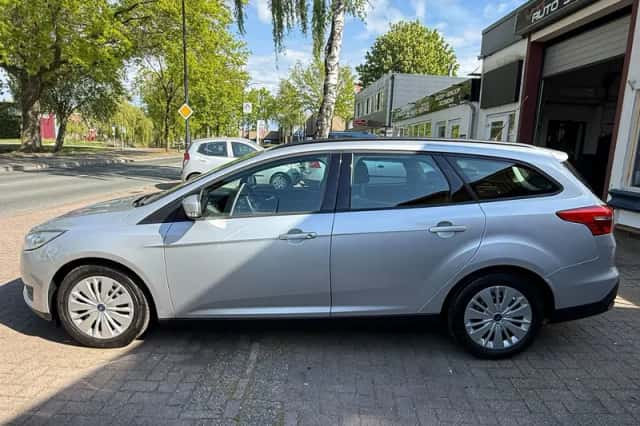 Ford Focus (2015) thumbnail 5