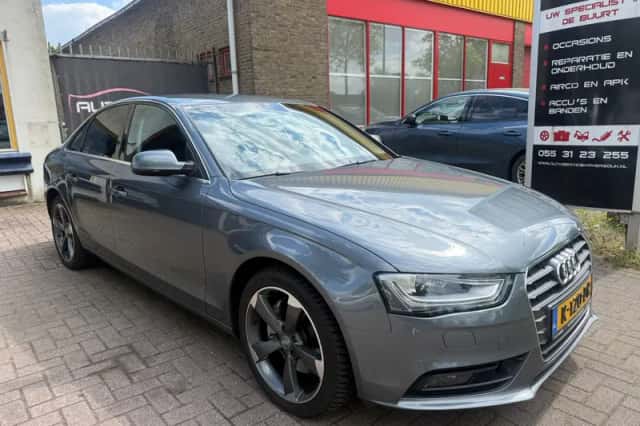 Audi A4 (2013) thumbnail 1