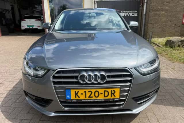 Audi A4 (2013) thumbnail 3