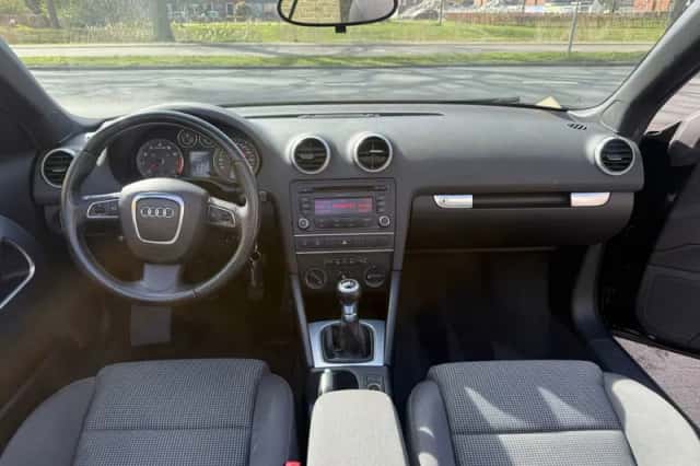 Audi A3 (2010) thumbnail 2