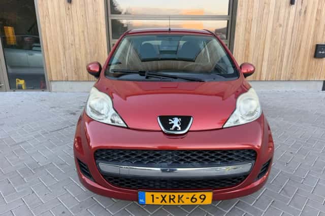 Peugeot 107 (2009) thumbnail 2