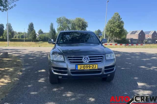 Volkswagen Touareg (2003) thumbnail 2