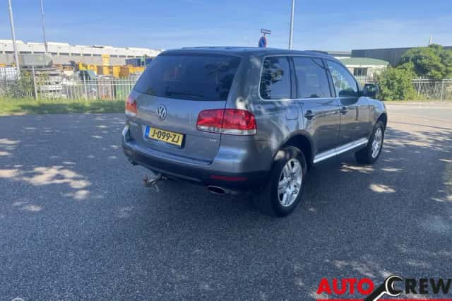 Volkswagen Touareg (2003) thumbnail 3