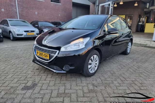 Peugeot 208 (2014) thumbnail 1