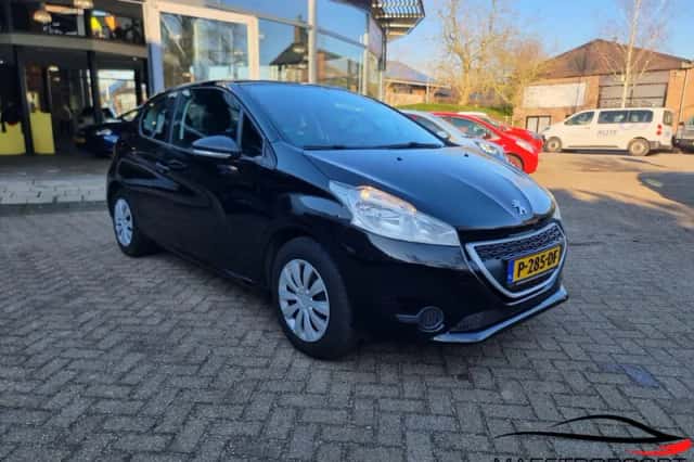 Peugeot 208 (2014) thumbnail 3