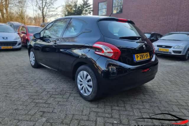 Peugeot 208 (2014) thumbnail 5