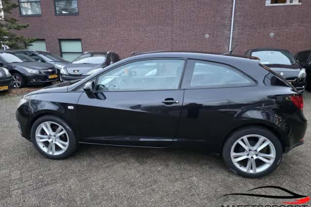 SEAT Ibiza (2009) thumbnail 4
