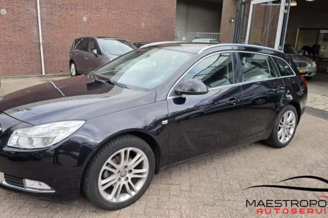 Opel Insignia Sports Tourer (2009) thumbnail 2