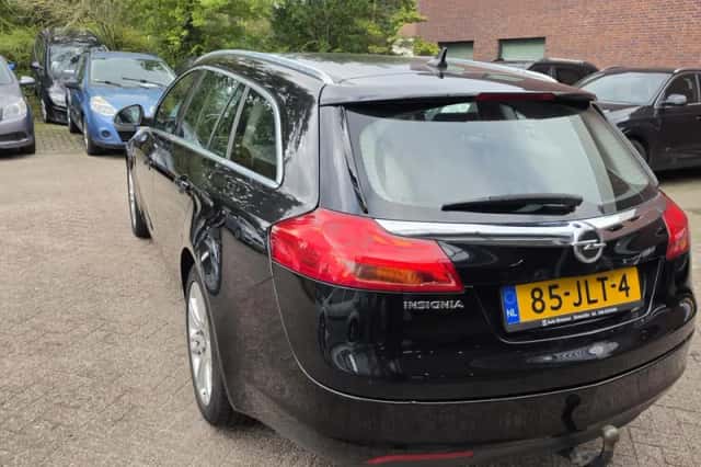 Opel Insignia Sports Tourer (2009) thumbnail 6