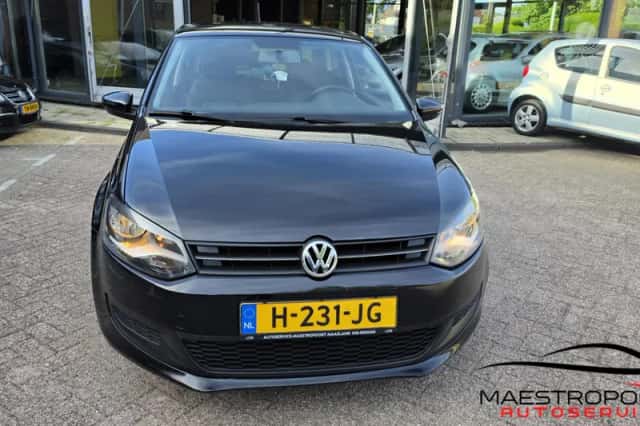 Volkswagen Polo (2010) thumbnail 2
