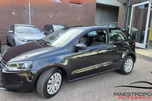Volkswagen Polo (2010) thumbnail 5