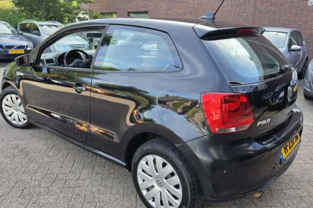 Volkswagen Polo (2010) thumbnail 6