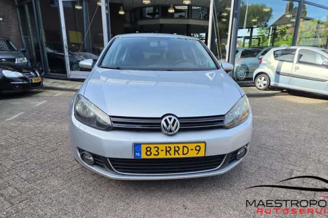 Volkswagen Golf (2011) thumbnail 2