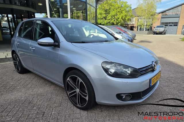 Volkswagen Golf (2011) thumbnail 3