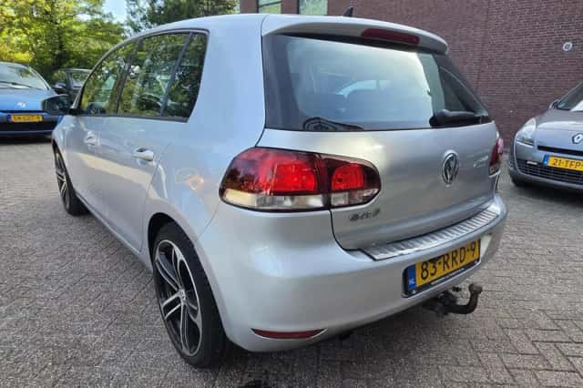 Volkswagen Golf (2011) thumbnail 6