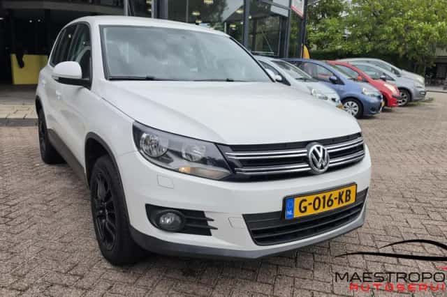 Volkswagen Tiguan (2012) thumbnail 1