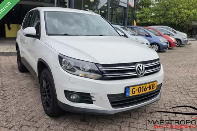 Volkswagen Tiguan (2012) thumbnail 1