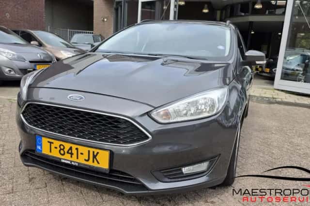 Ford Focus (2015) thumbnail 3