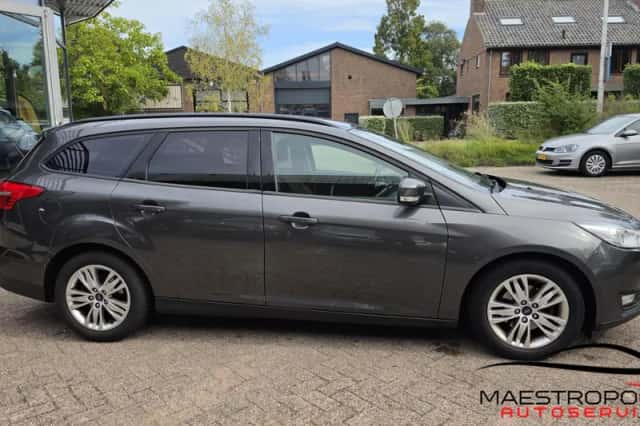 Ford Focus (2015) thumbnail 5