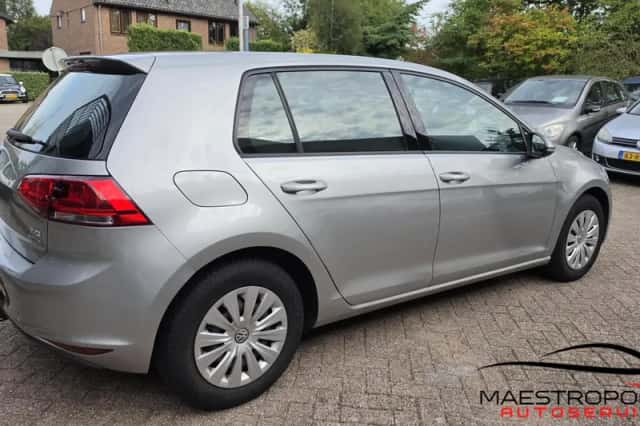 Volkswagen Golf (2014) thumbnail 5