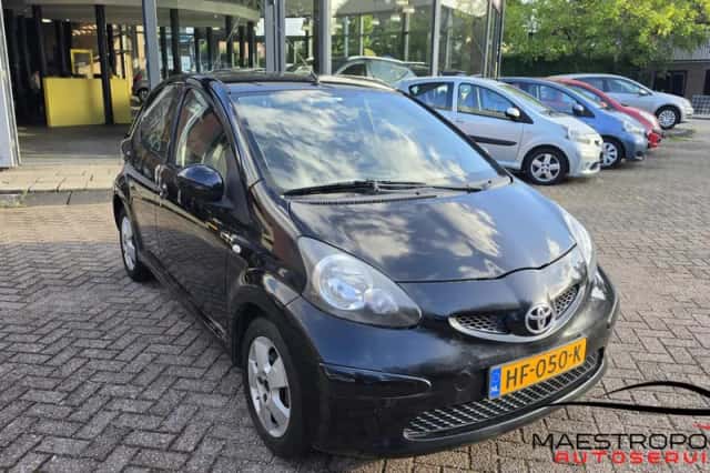 Toyota Aygo (2007) thumbnail 2