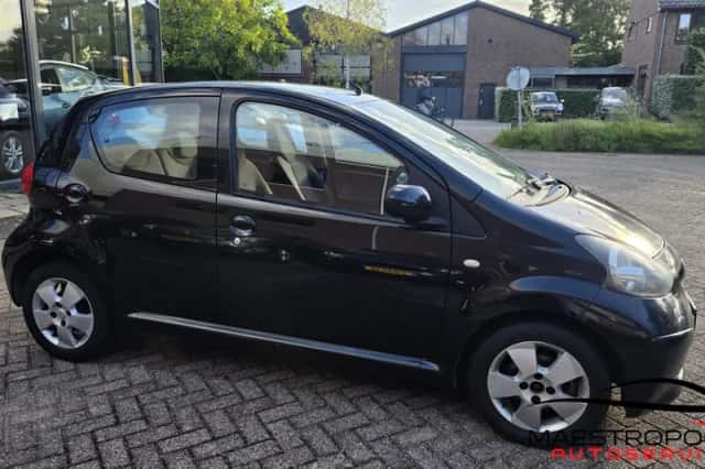 Toyota Aygo (2007) thumbnail 4