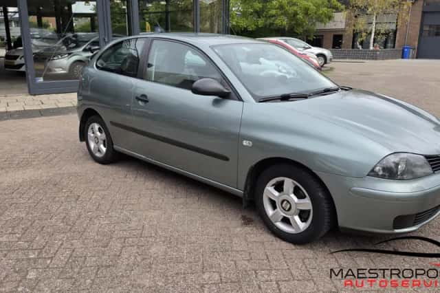 SEAT Ibiza (2004) thumbnail 3