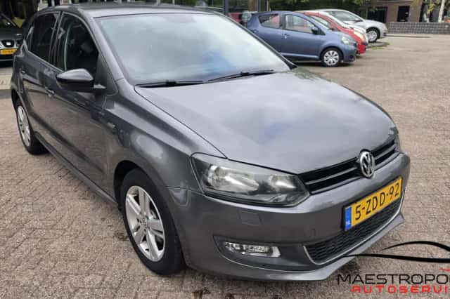 Volkswagen Polo (2012) thumbnail 2