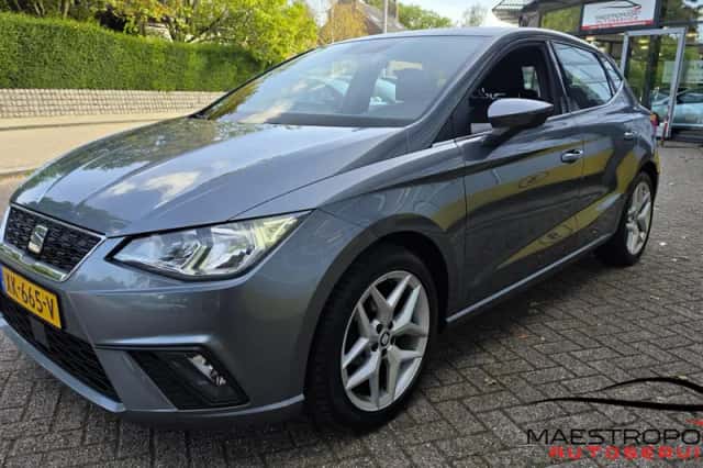SEAT Ibiza (2017) thumbnail 3