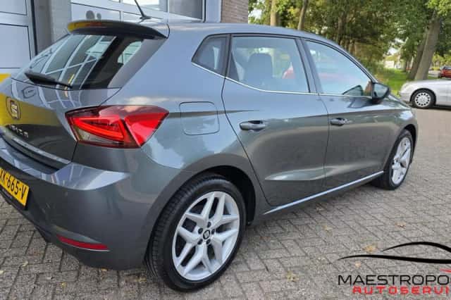 SEAT Ibiza (2017) thumbnail 5