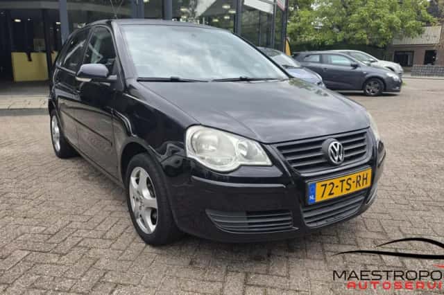 Volkswagen Polo (2007) thumbnail 2