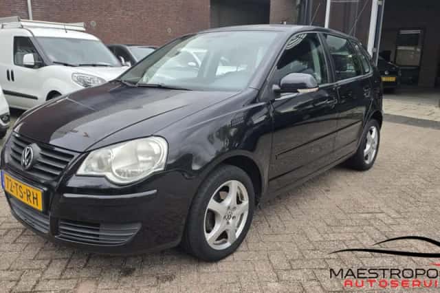Volkswagen Polo (2007) thumbnail 3