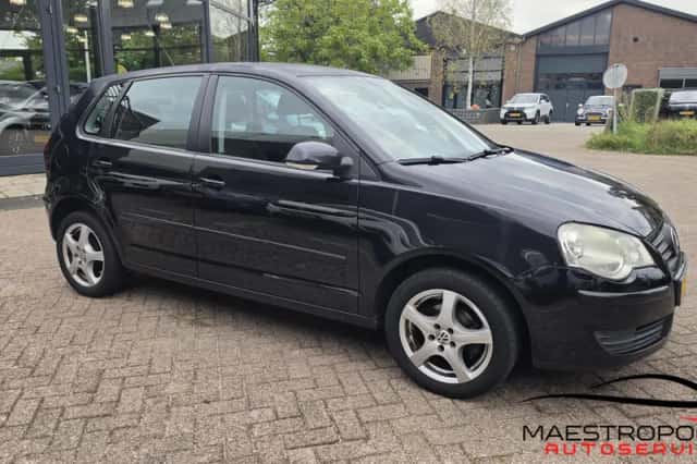 Volkswagen Polo (2007) thumbnail 4