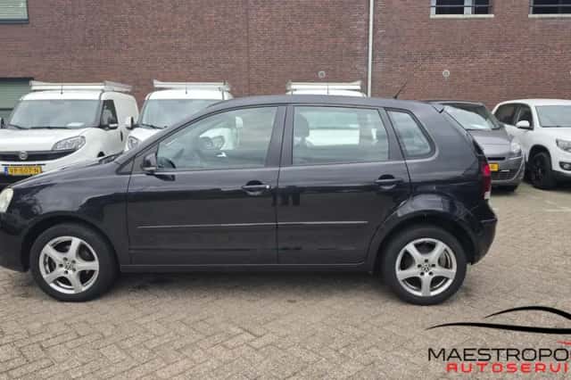 Volkswagen Polo (2007) thumbnail 5