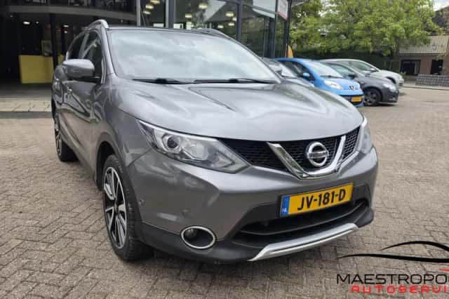 Nissan Qashqai (2016) thumbnail 3