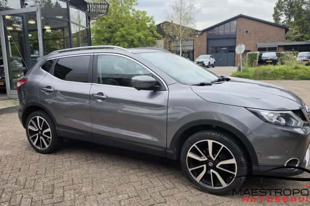 Nissan Qashqai (2016) thumbnail 5