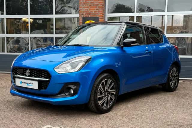 Suzuki Swift (2022) thumbnail 2
